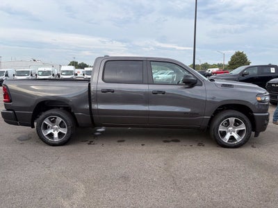 2027 RAM Ram 1500 RAM 1500 EXPRESS CREW CAB 4X4 5'7' BOX