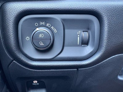 2027 RAM Ram 1500 RAM 1500 EXPRESS CREW CAB 4X4 5'7' BOX