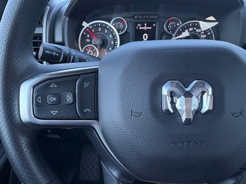 2027 RAM Ram 1500 RAM 1500 EXPRESS CREW CAB 4X4 5'7' BOX