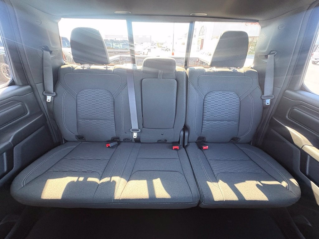 2027 RAM Ram 1500 RAM 1500 EXPRESS CREW CAB 4X4 5'7' BOX