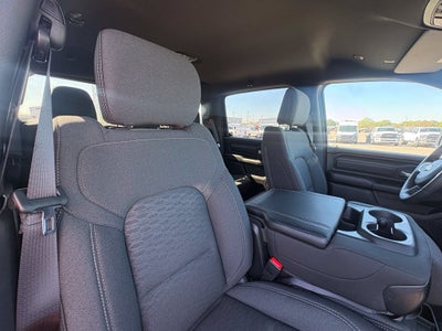 2027 RAM Ram 1500 RAM 1500 EXPRESS CREW CAB 4X4 5'7' BOX