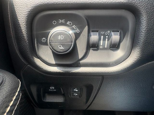 2025 RAM 1500 Laramie Crew Cab 4x4 5'7' Box