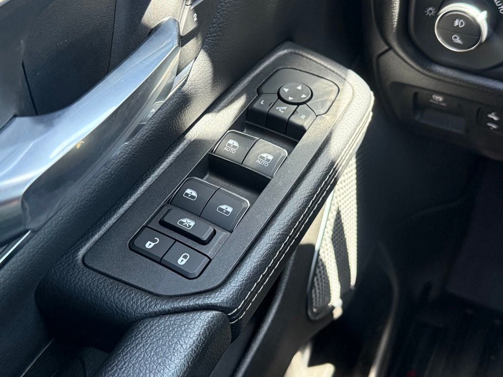 2025 RAM 1500 Laramie Crew Cab 4x4 5'7' Box