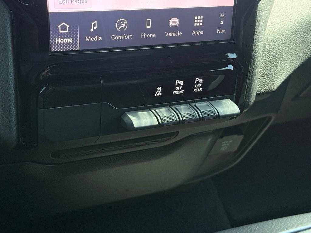 2025 RAM 1500 Laramie Crew Cab 4x4 5'7' Box