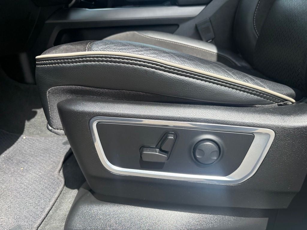 2024 RAM 1500 Laramie Crew Cab 4x4 5'7' Box