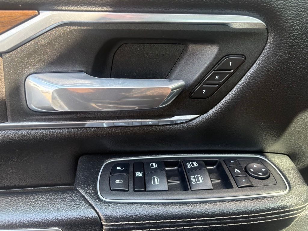 2023 RAM 1500 Laramie Crew Cab 4x4 6'4' Box