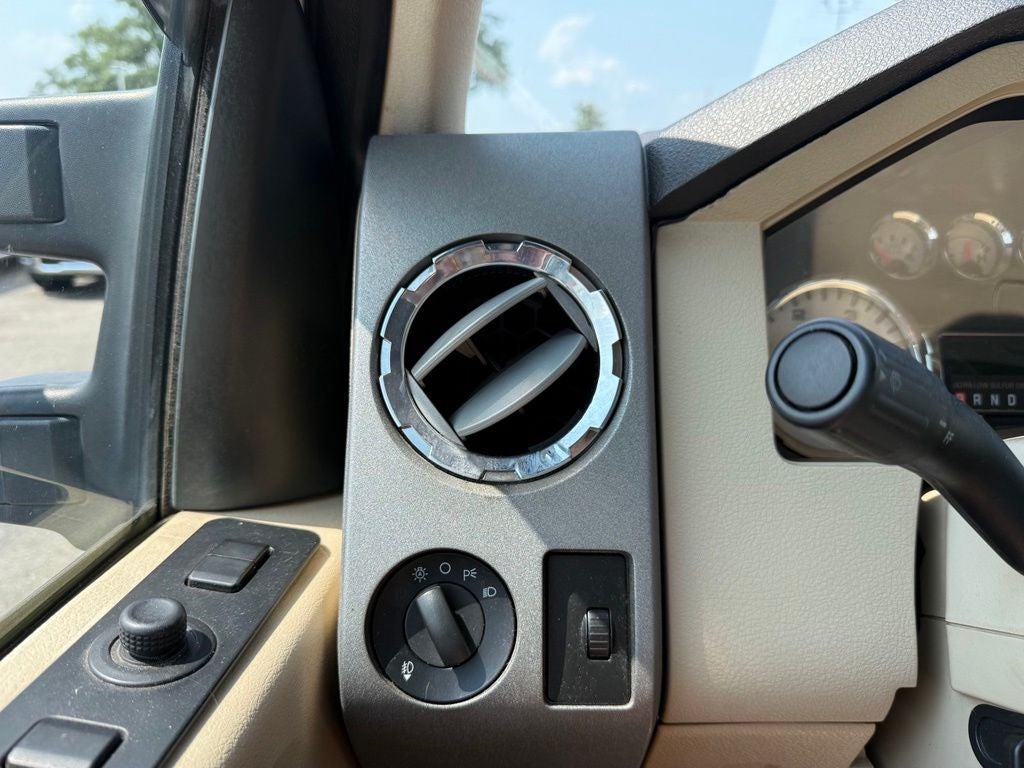 2010 Ford Super Duty F-350 SRW Lariat