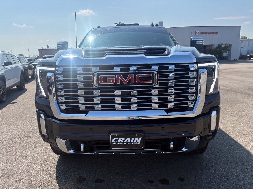 2024 GMC Sierra 2500HD 4WD Crew Cab Standard Bed Denali