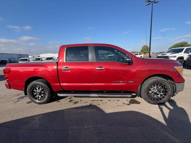 2018 Nissan TITAN SV