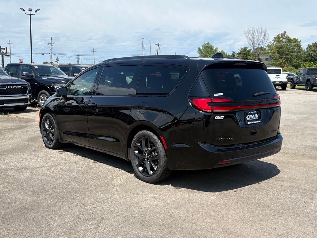 2025 Chrysler Pacifica Limited