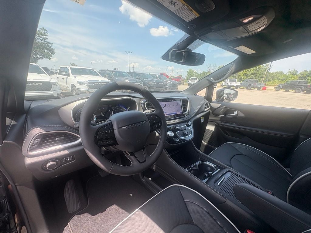 2027 Chrysler Pacifica PACIFICA LIMITED
