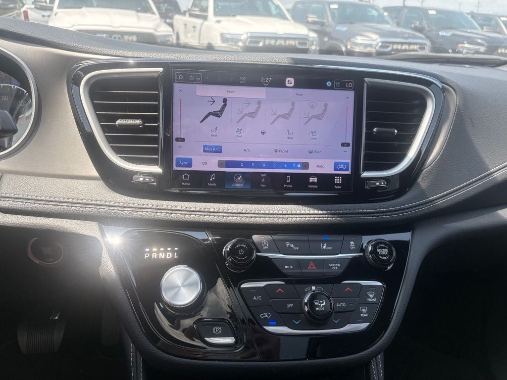 2027 Chrysler Pacifica PACIFICA LIMITED