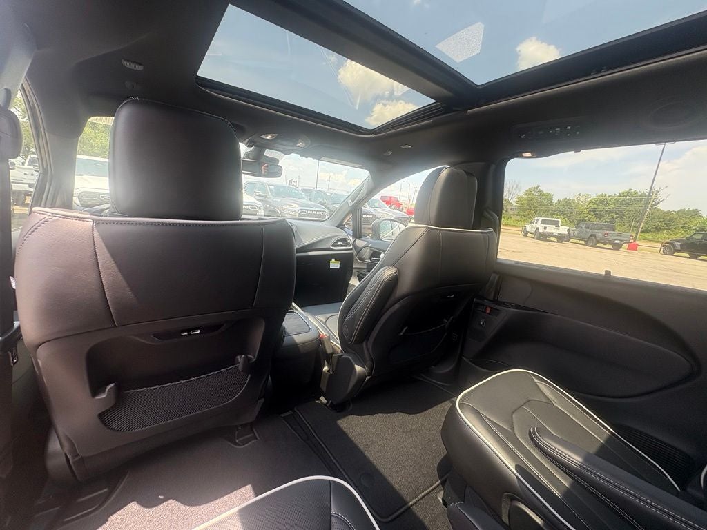 2027 Chrysler Pacifica PACIFICA LIMITED