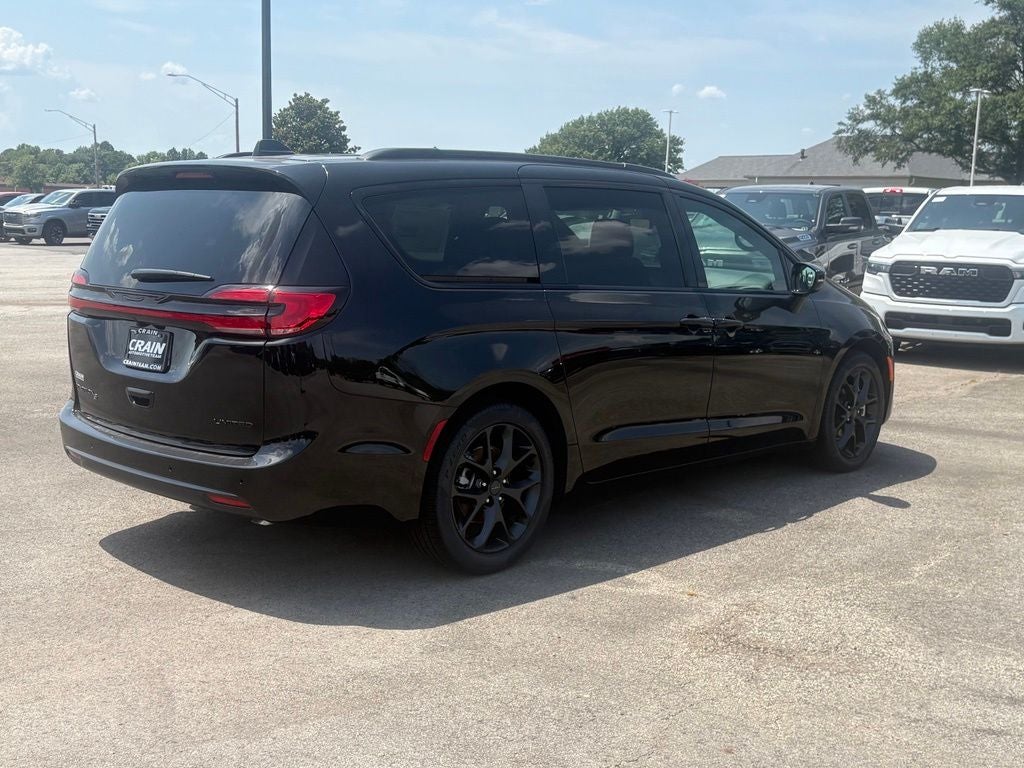 2027 Chrysler Pacifica PACIFICA LIMITED