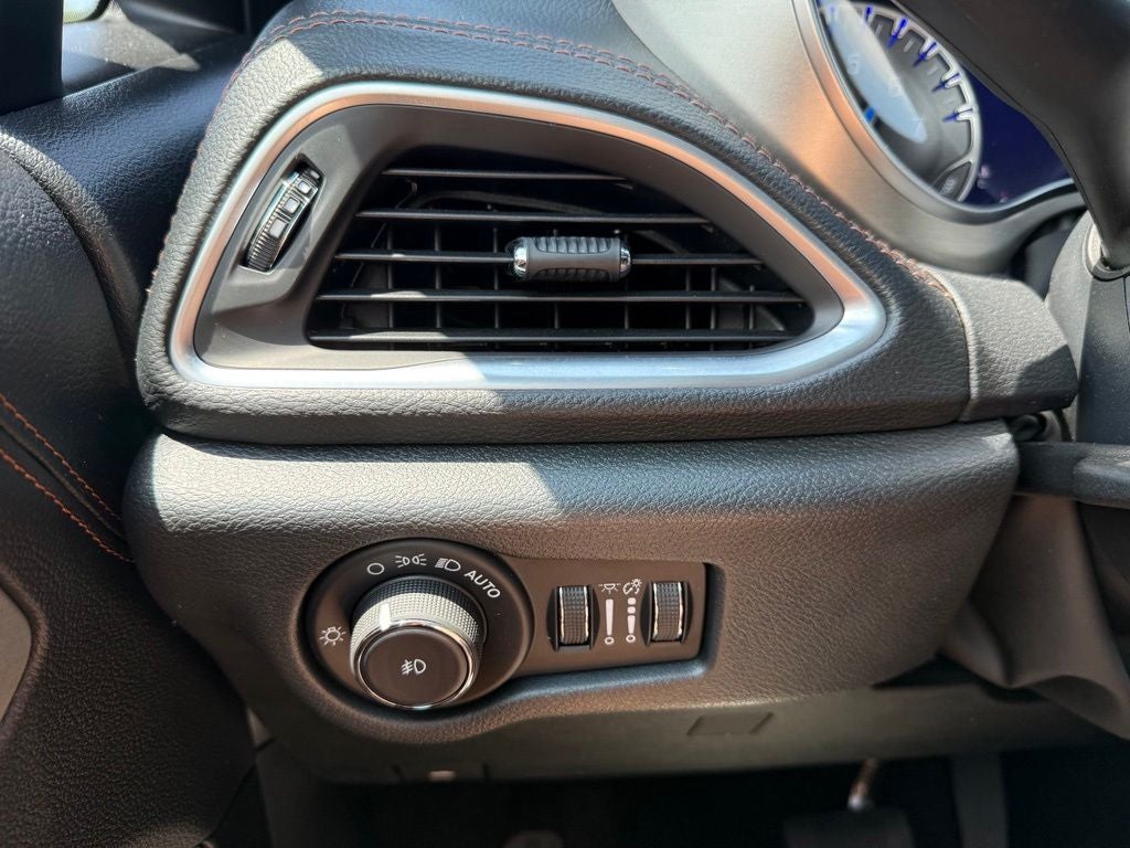 2025 Chrysler Pacifica Pinnacle