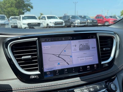 2025 Chrysler Pacifica Pinnacle
