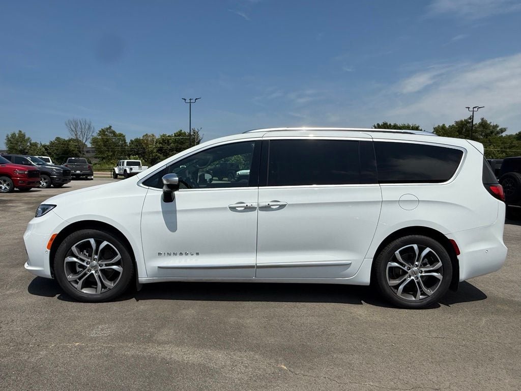 2025 Chrysler Pacifica Pinnacle