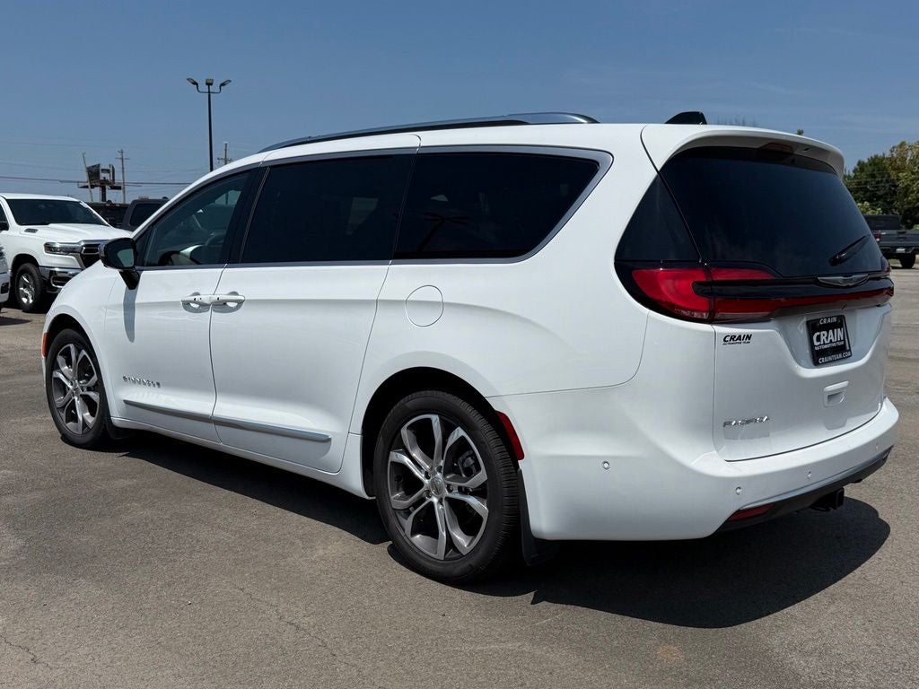 2025 Chrysler Pacifica Pinnacle