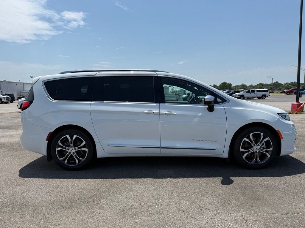 2025 Chrysler Pacifica Pinnacle