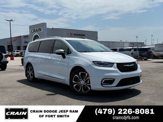 2025 Chrysler Pacifica Pinnacle