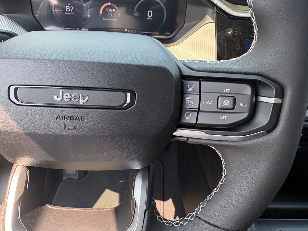 2026 Jeep Cherokee CHEROKEE LAREDO 4X4