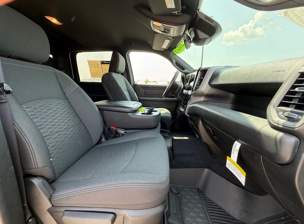 2025 RAM 2500 Tradesman Crew Cab 4x4 8' Box