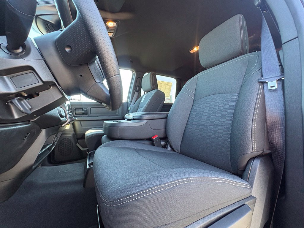2027 RAM Ram 3500 RAM 3500 TRADESMAN CREW CAB 4X4 8' BOX