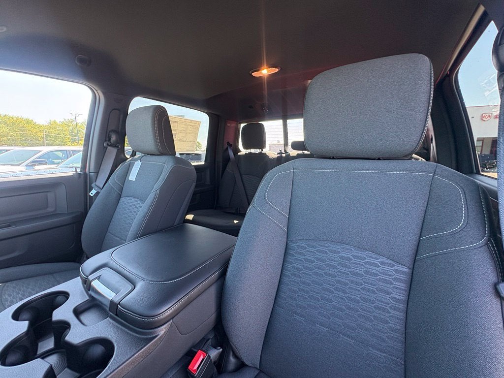 2027 RAM Ram 3500 RAM 3500 TRADESMAN CREW CAB 4X4 8' BOX