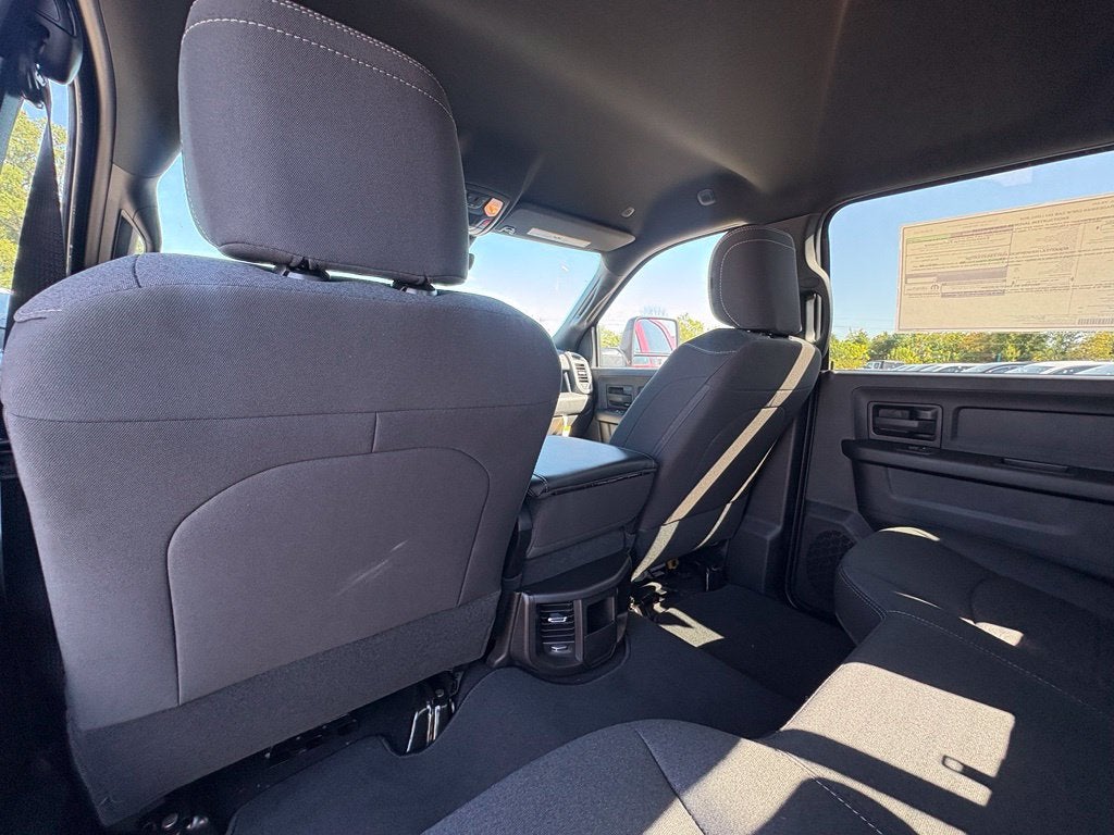 2027 RAM Ram 3500 RAM 3500 TRADESMAN CREW CAB 4X4 8' BOX