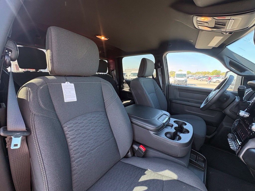2027 RAM Ram 3500 RAM 3500 TRADESMAN CREW CAB 4X4 8' BOX