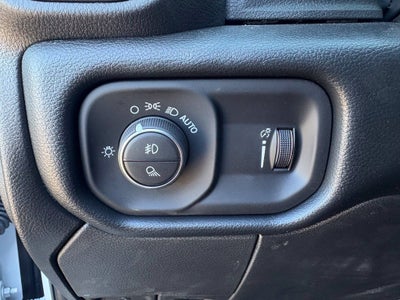 2027 RAM Ram 3500 RAM 3500 TRADESMAN CREW CAB 4X4 8' BOX