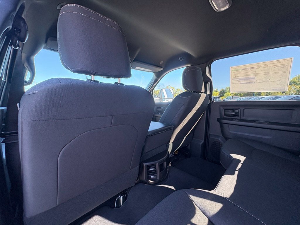 2027 RAM Ram 3500 RAM 3500 TRADESMAN CREW CAB 4X4 8' BOX
