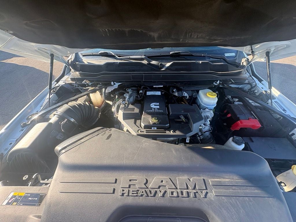 2024 RAM 3500 Tradesman Crew Cab 4x4 8' Box