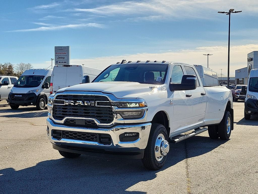 2026 RAM Ram 3500 RAM 3500 TRADESMAN CREW CAB 4X4 8' BOX