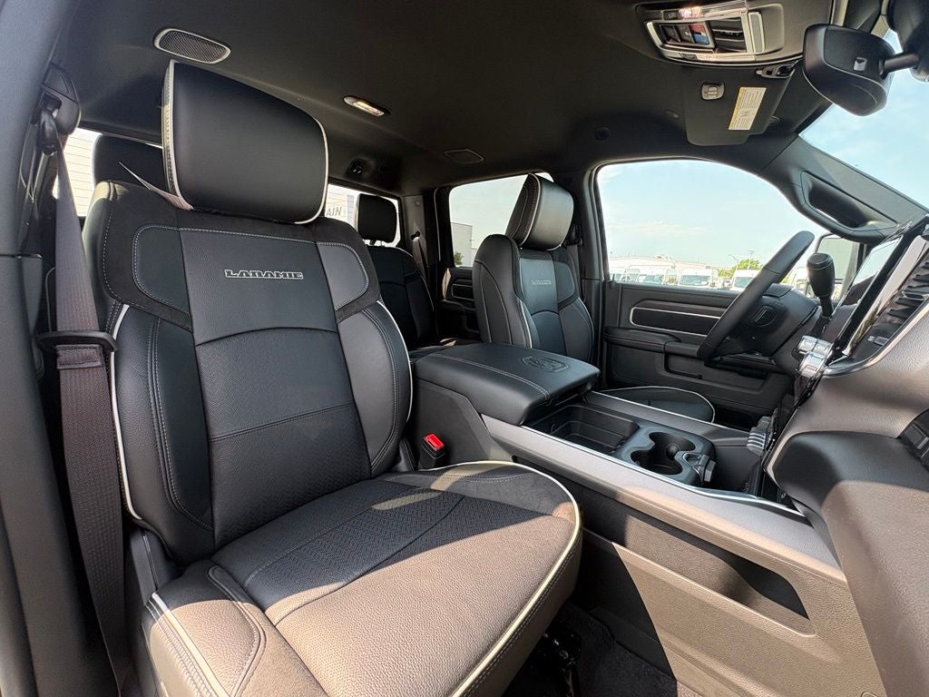 2026 RAM Ram 3500 RAM 3500 LARAMIE CREW CAB 4X4 8' BOX