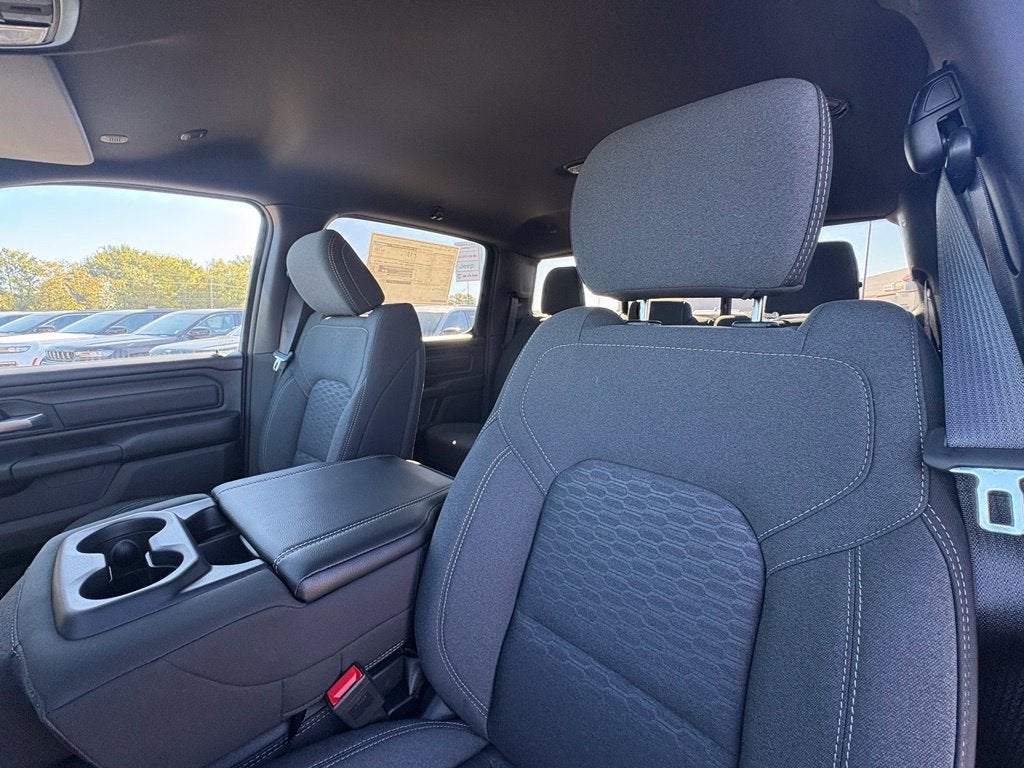 2027 RAM Ram 1500 RAM 1500 WARLOCK CREW CAB 4X4 5'7' BOX