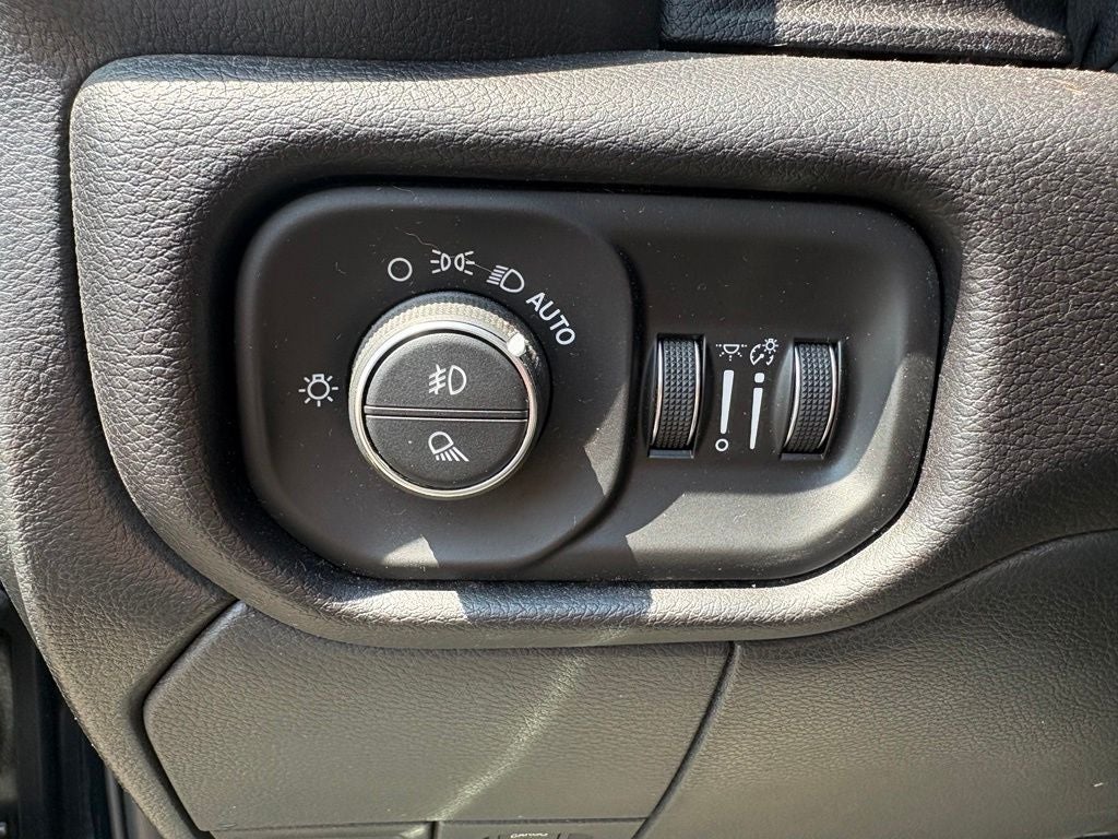 2022 RAM 2500 Laramie Crew Cab 4x4 6'4' Box