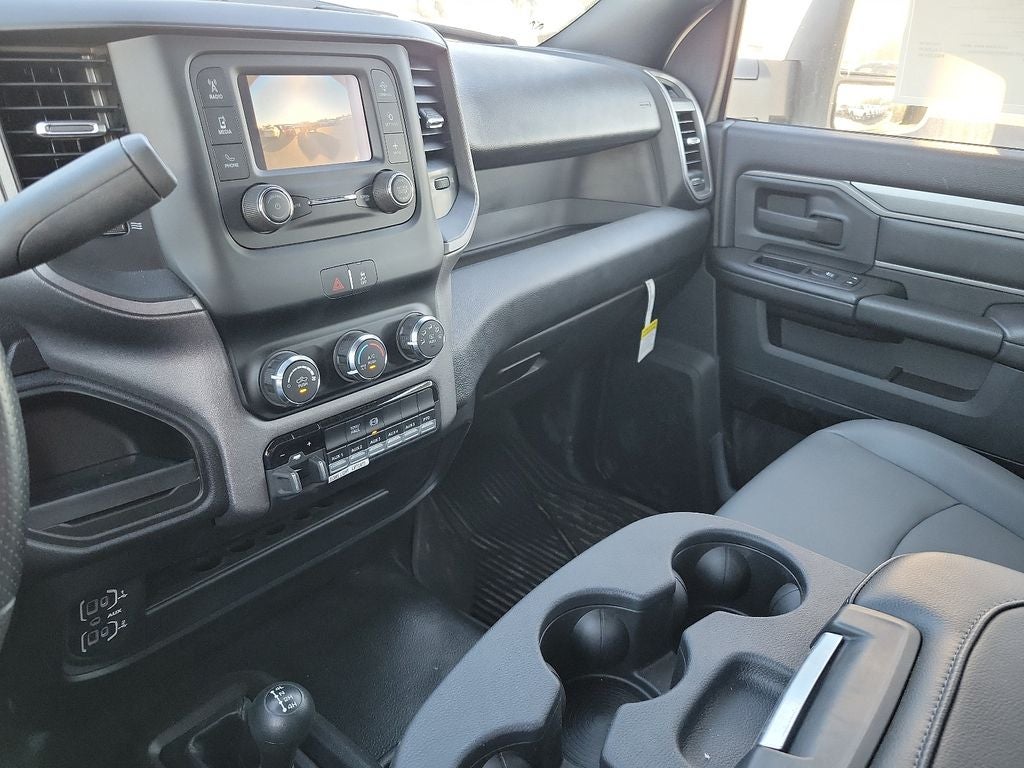 2024 RAM Ram 5500 Chassis Cab RAM 5500 TRADESMAN CHASSIS REGULAR CAB 4X4 120' CA