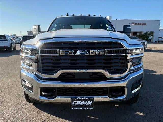 2026 RAM 5500 Chassis RAM 5500 TRADESMAN CHASSIS CREW CAB 4X4 60' CA