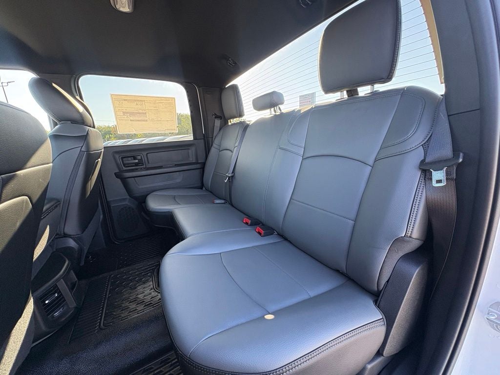 2026 RAM Ram 5500 Chassis Cab RAM 5500 TRADESMAN CHASSIS CREW CAB 4X4 84' CA