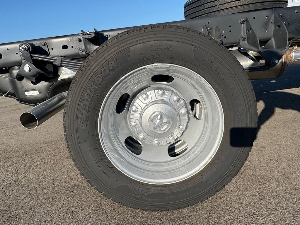 2026 RAM Ram 5500 Chassis Cab RAM 5500 TRADESMAN CHASSIS CREW CAB 4X4 84' CA