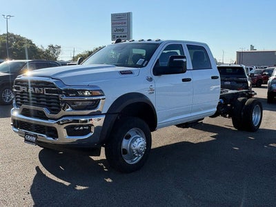 2026 RAM 5500 Chassis RAM 5500 TRADESMAN CHASSIS CREW CAB 4X4 84' CA