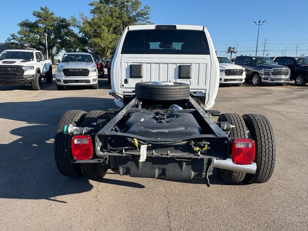 2026 RAM 5500 Chassis RAM 5500 TRADESMAN CHASSIS CREW CAB 4X4 84' CA