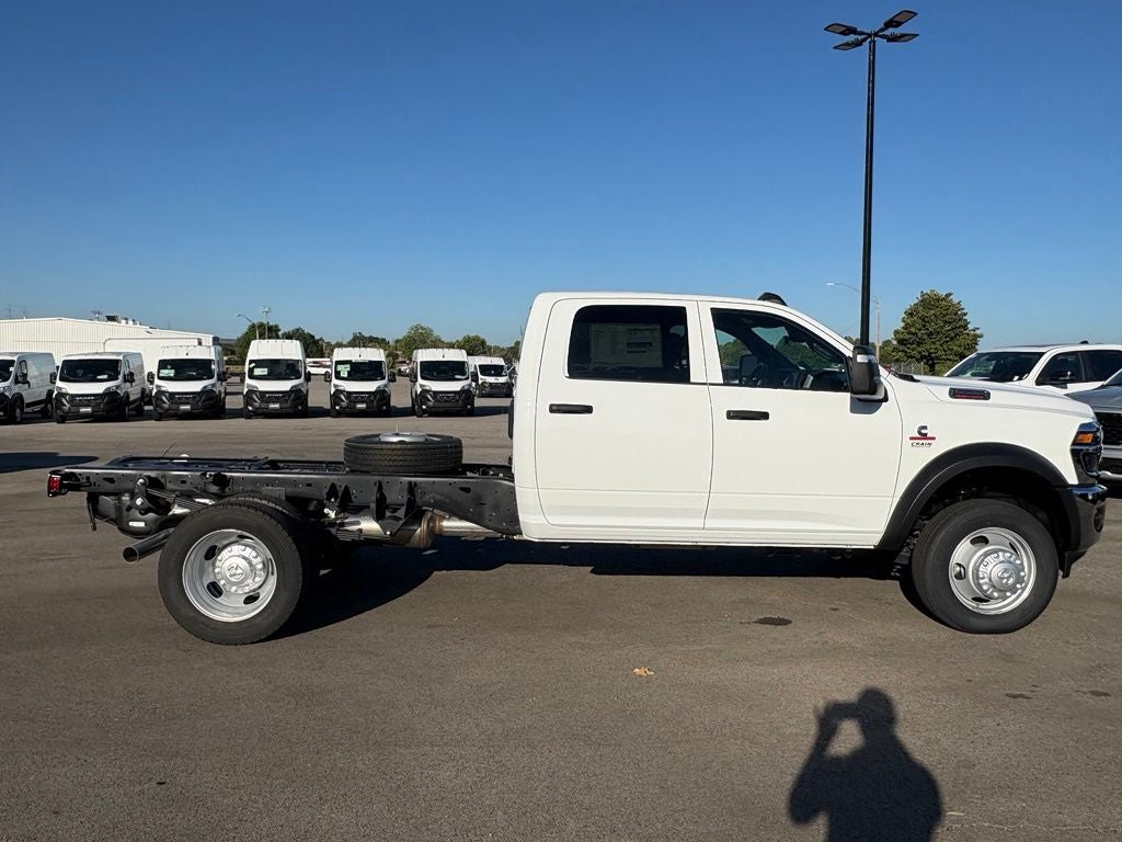 2026 RAM 5500 Chassis RAM 5500 TRADESMAN CHASSIS CREW CAB 4X4 84' CA
