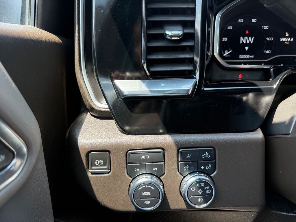 2022 GMC Sierra 1500 4WD Crew Cab Short Box SLT