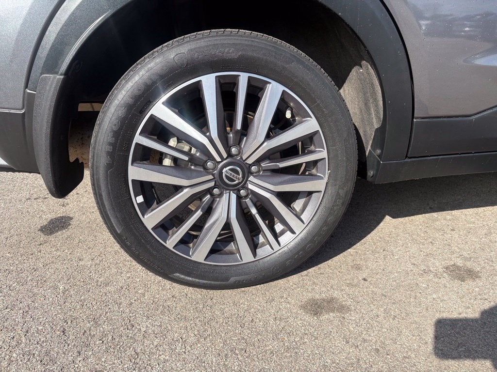 2021 Nissan Retrocesos SV Xtronic CVT