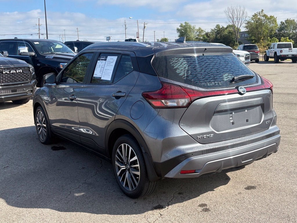 2021 Nissan Retrocesos SV Xtronic CVT