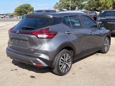 2021 Nissan Retrocesos SV Xtronic CVT