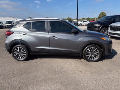 2021 Nissan Retrocesos SV Xtronic CVT