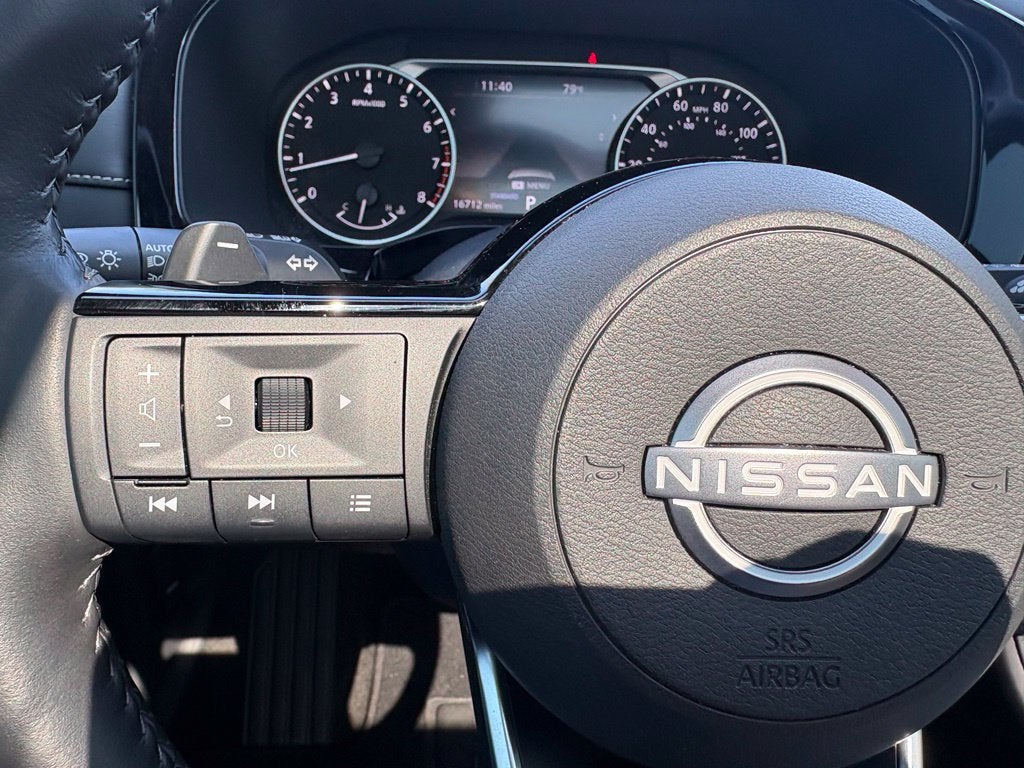 2024 Nissan Pathfinder SL FWD